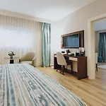 Alanda & Wellness Ξενοδοχείο