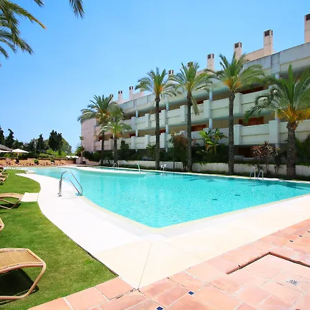 Alanda Hotel