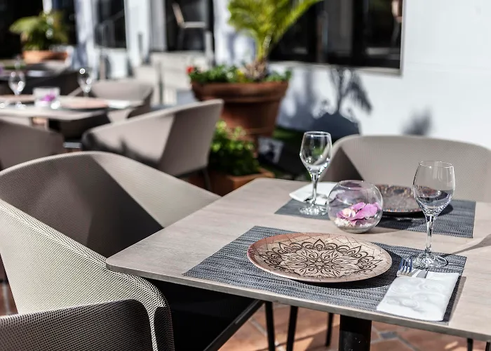 Alanda Hotel&wellness Hotell 5*