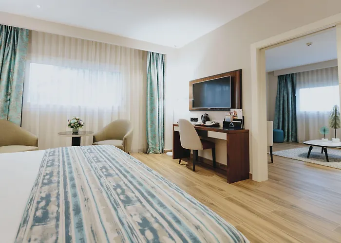 Alanda & Wellness Отель