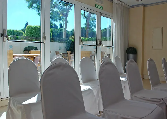 Отель Alanda & Wellness 5*