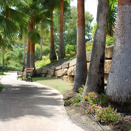 Alanda & Wellness Hotel 5*